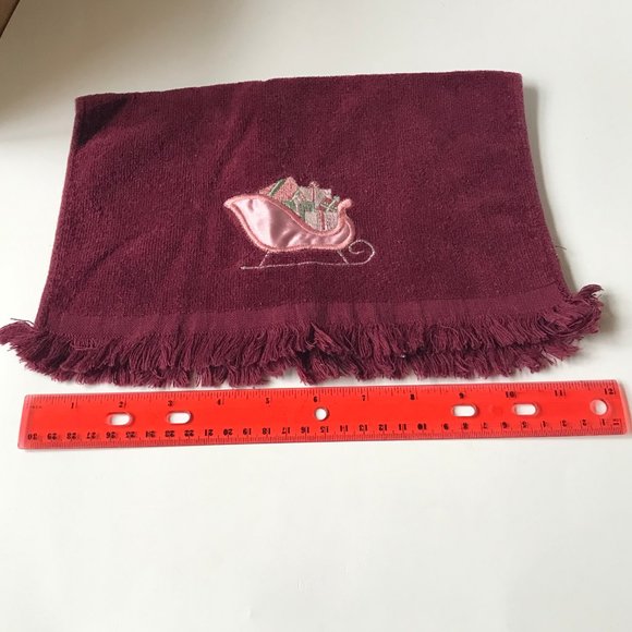 Vintage Christmas Sleigh Tea Towel Embroidered Hand Kitchen Bath Pink Burgundy - Picture 11 of 11